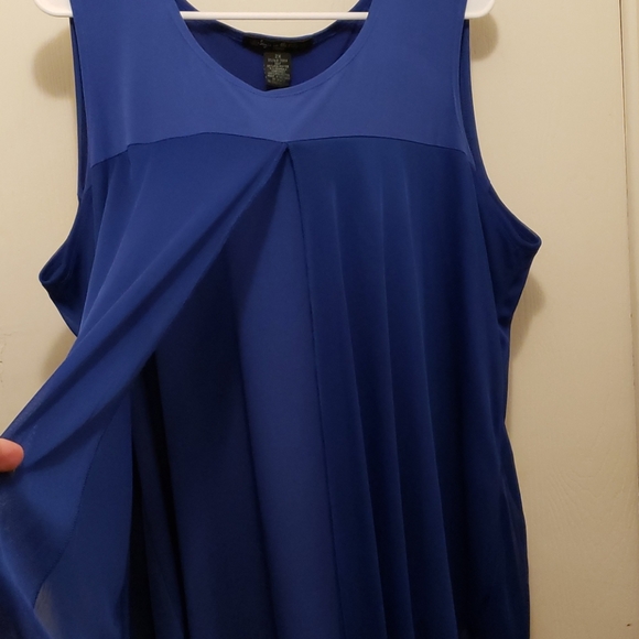 Suzie In The City Tops - Sleeveless blue blouse